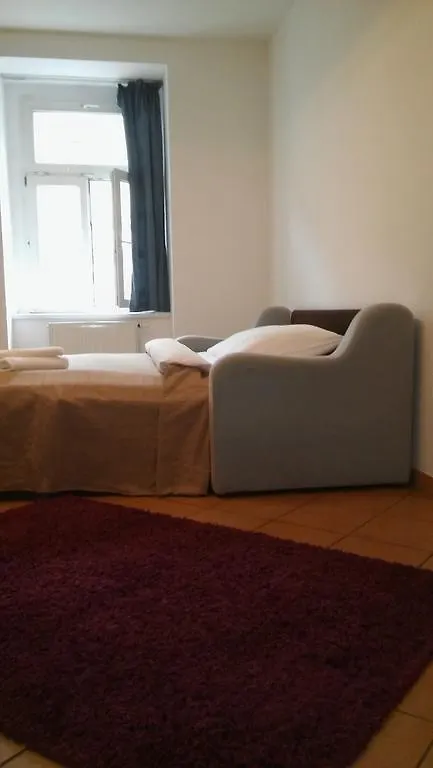 Apartment Plzenska 26 Praga